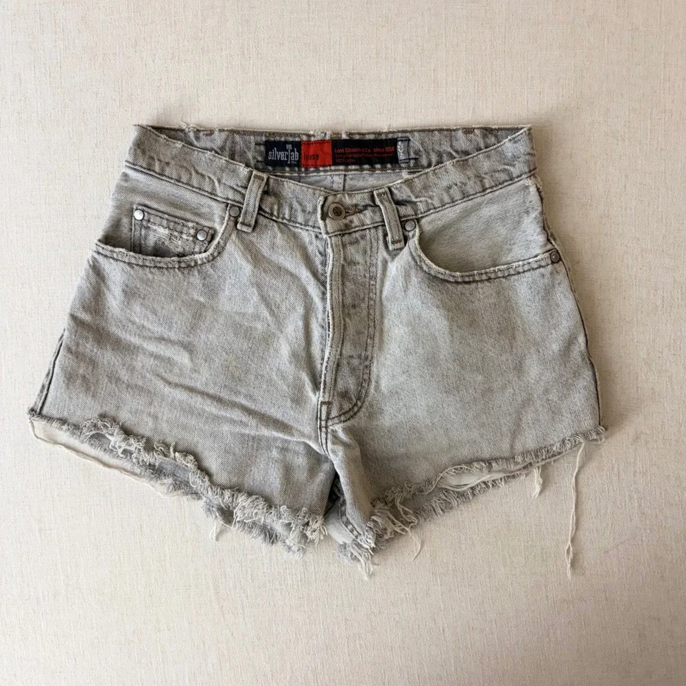 Vintage Levi's 90s SilverTab Loose Denim Short Gray Light Wash Cut Off High Rise